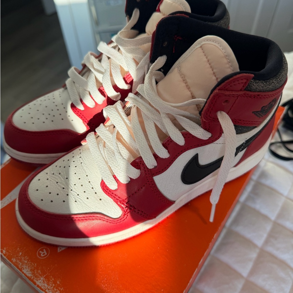 Jordan (lost and found) addition vintage look Jordan 1. Woman’s 7.5 men’s /boy 6